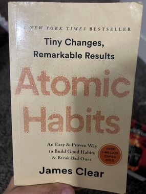 Atomic Habits by James Clear - Beige/Cream Cover